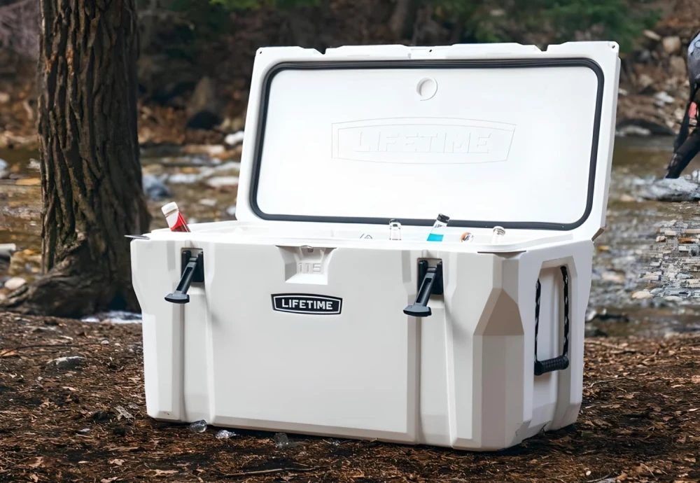 plastic ice cooler box